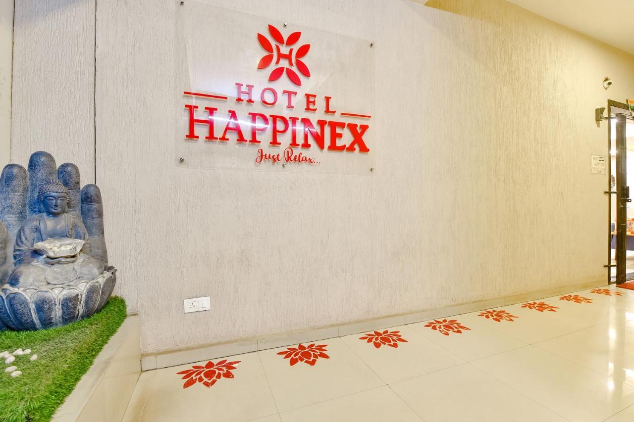 Fabhotel Happinex Surat Ngoại thất bức ảnh