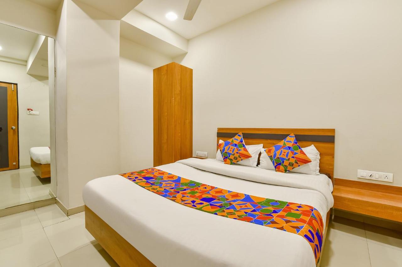 Fabhotel Happinex Surat Ngoại thất bức ảnh