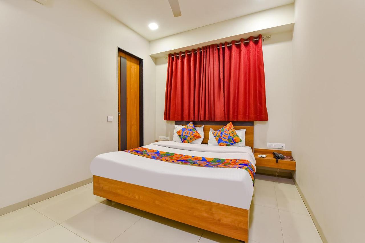 Fabhotel Happinex Surat Ngoại thất bức ảnh